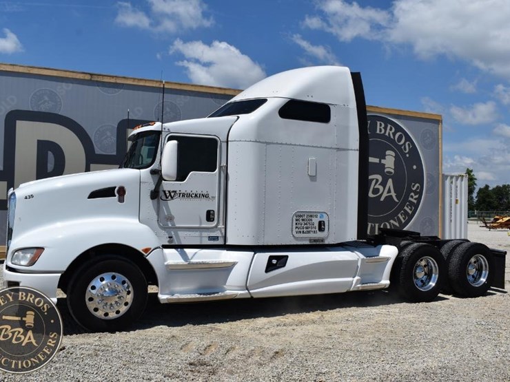 2011-kenworth-t660-image-1