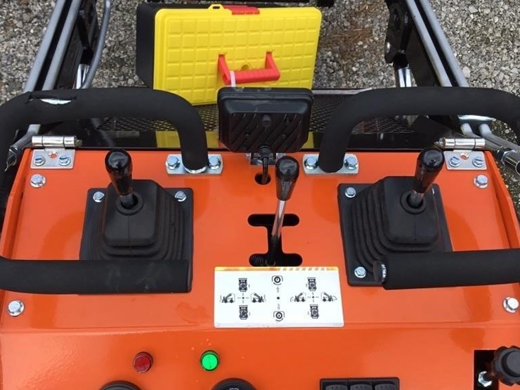 new-mms-skid-steer-loader-image-6