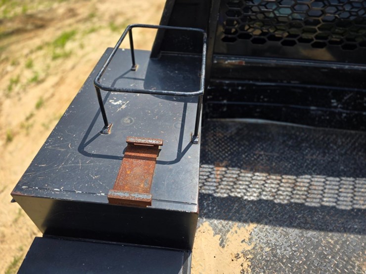 2018-utility-flatbed-image-16