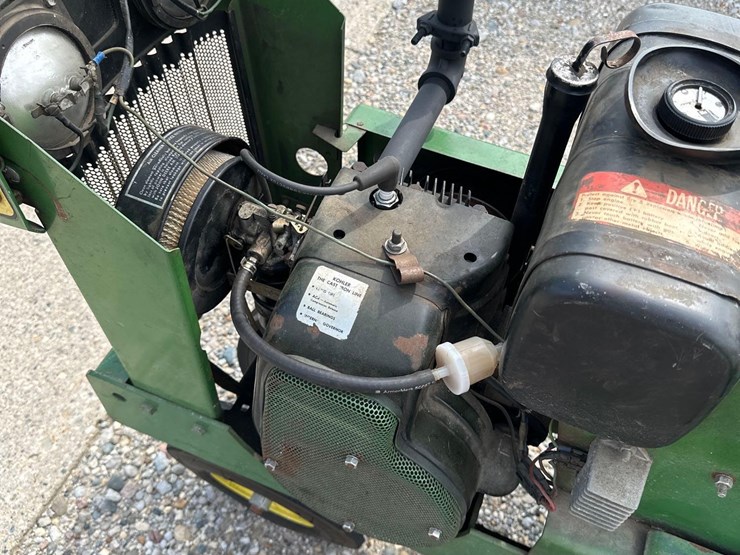 john-deere-110-image-10