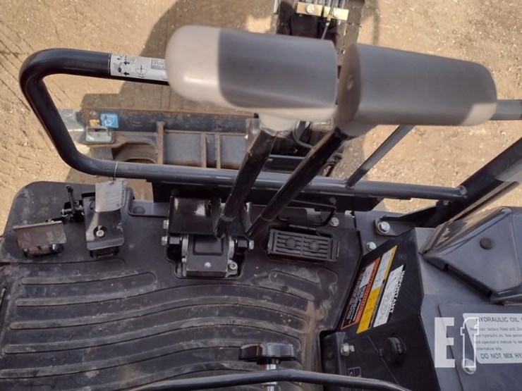 2022-deere-17g-image-7