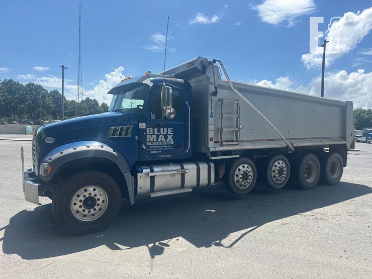 2021-mack-granite-64fr-image-1