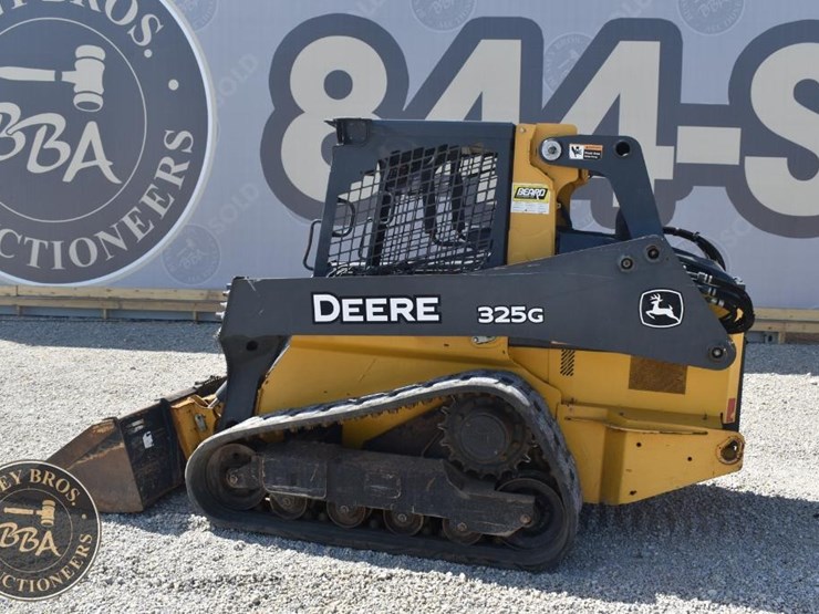 2019-deere-325g-image-11