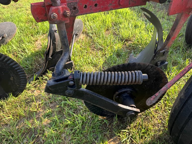#1425-•-ih-720-4x-auto-reset-plow-image-10