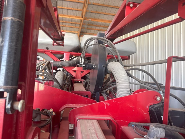 2010-case-ih-1250-image-37