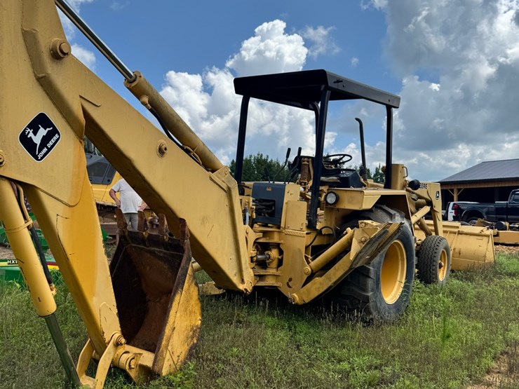john-deere-back-hoe-image-14