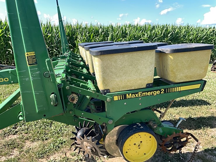 john-deere-7200-image-7