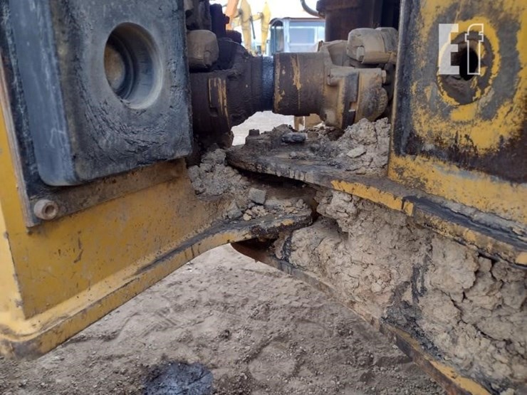 deere-300d-image-36