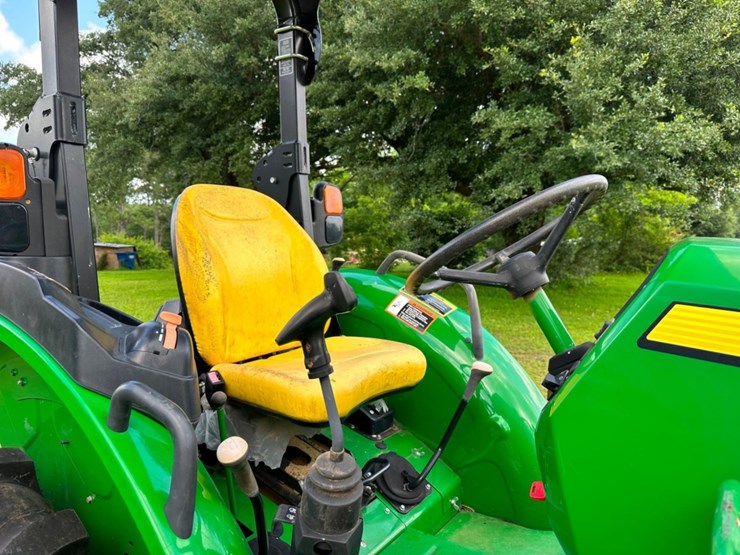 2021-john-deere-5045e-image-13