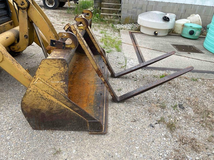 caterpillar-416b-image-40