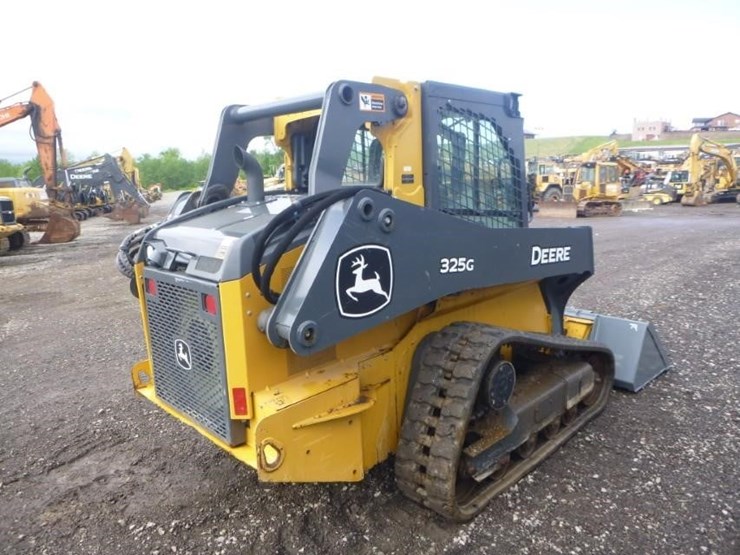 2022-deere-325g-image-39