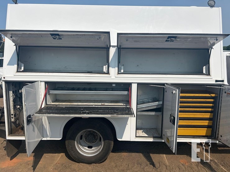 2020-ford-f350-xl-image-14
