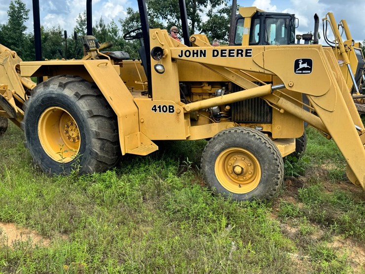 john-deere-back-hoe-image-11