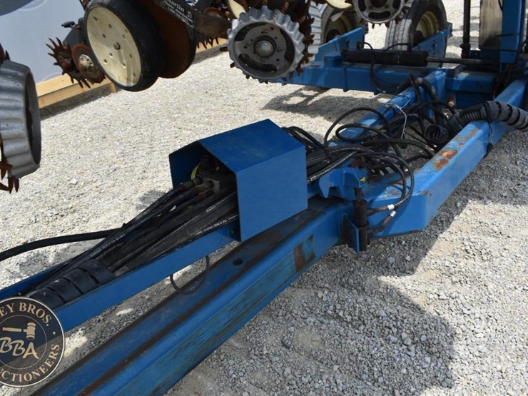 2005-kinze-3600-image-28