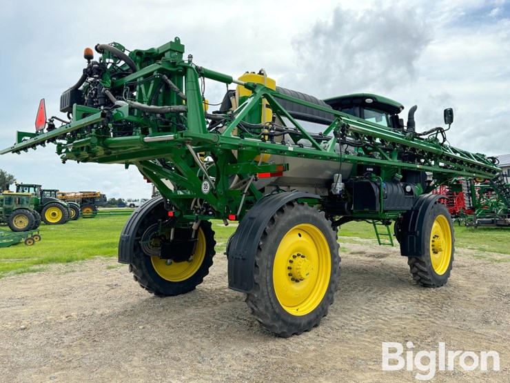 2021-john-deere-r4044-image-5