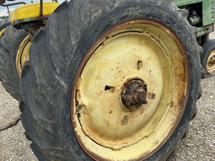 john-deere-b-image-10