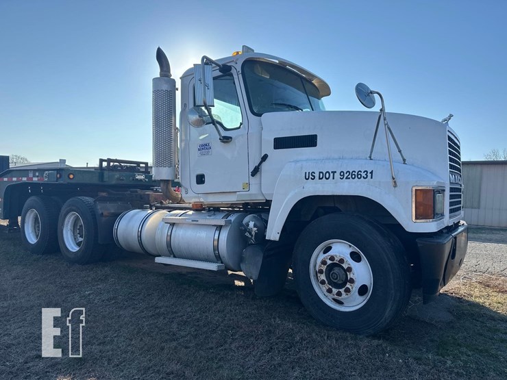 2005-mack-chn613-image-3