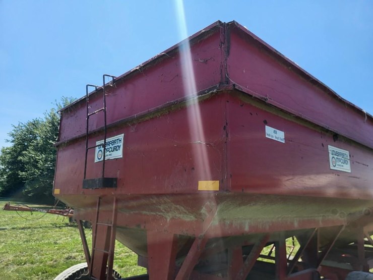 unverferth-mccurdy-350-hopper-wagon-w/running-gear-image-14
