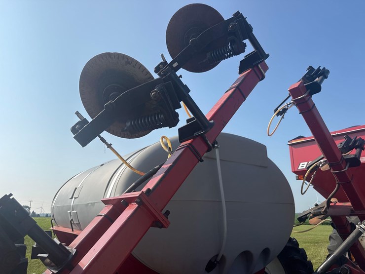 case-ih-2800-image-15