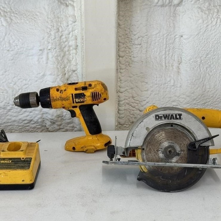 DeWalt Cordless Circular Saw & Hammer Drill