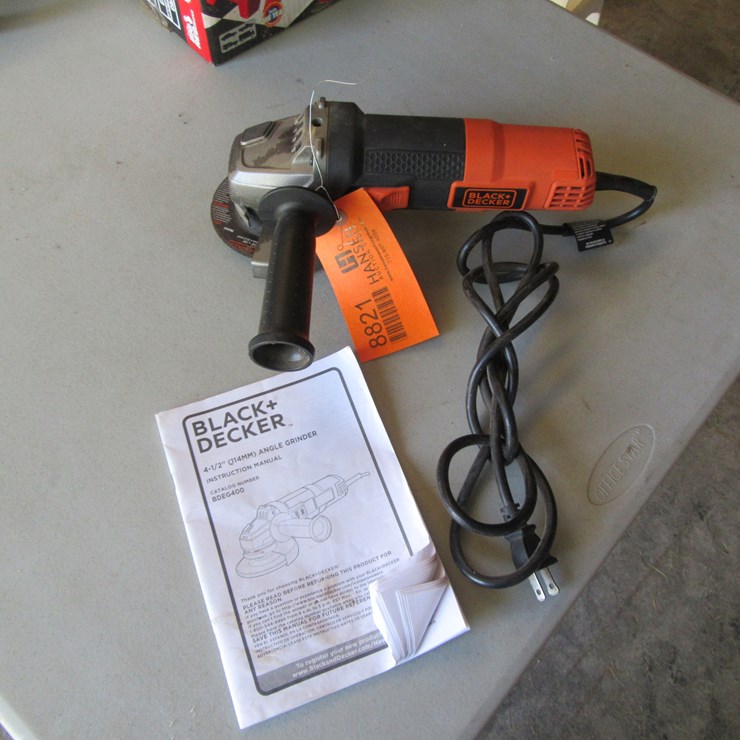#8821 • Black + Decker 4-1/2" (114mm) Angle Grinder