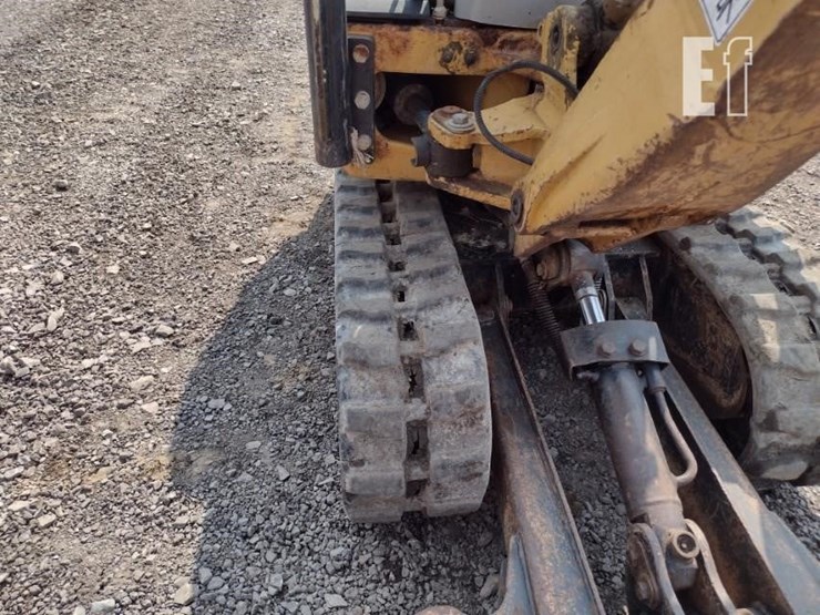 2012-caterpillar-300.9d-image-39