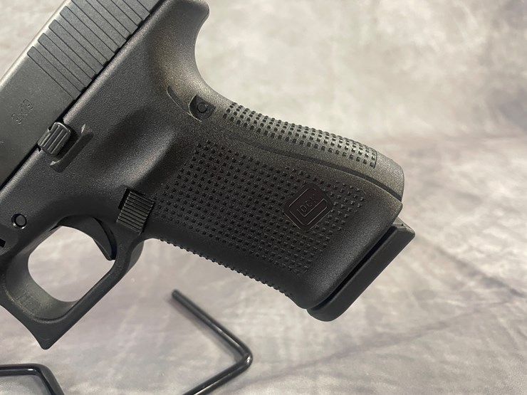 #4361-•-glock-model-19-gen-5-9mm-luger-pistol,-sn:-cesf245-image-5