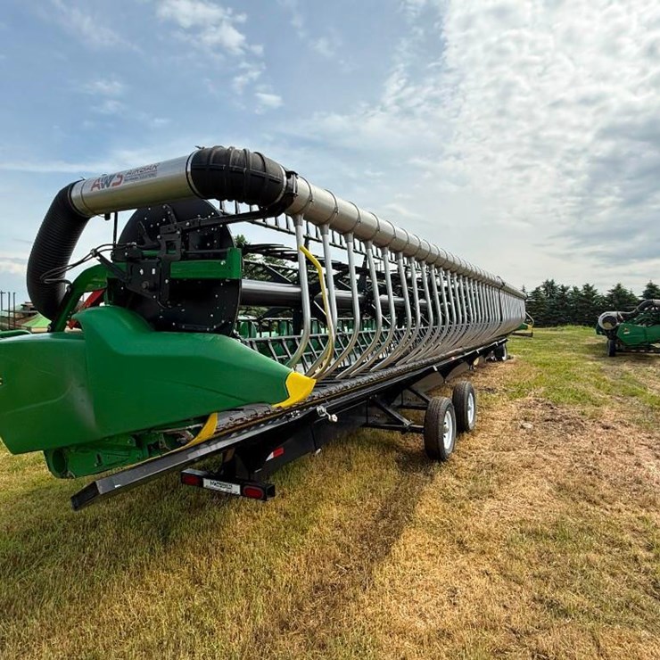 JOHN DEERE 740