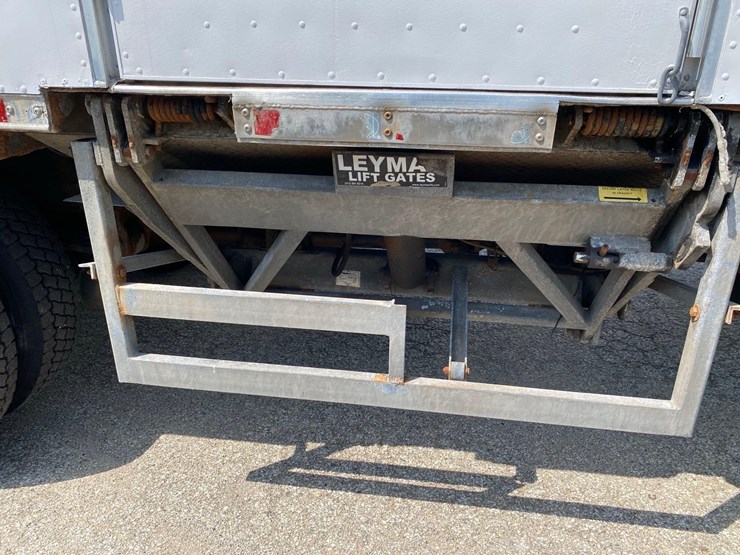 2018-hino-338-image-15