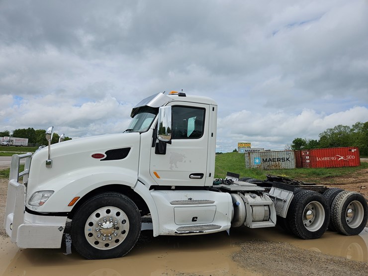 2014-peterbilt-579-image-3