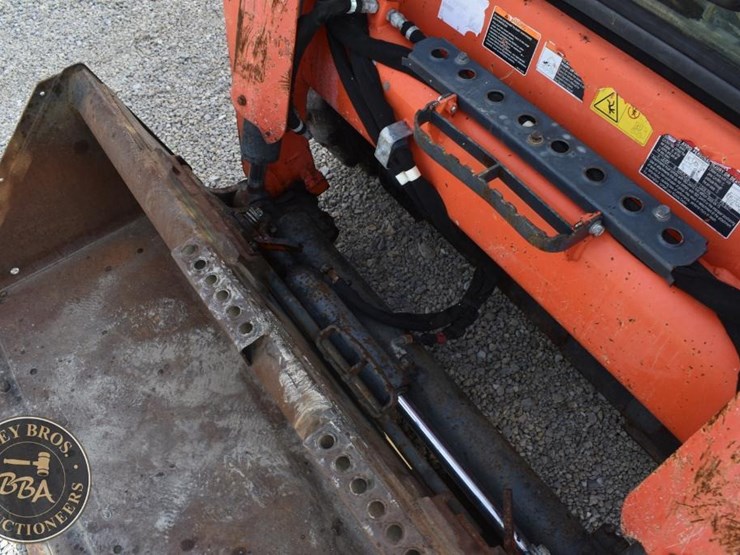 2020-kubota-ssv65-image-26