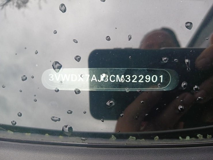 2012-volkswage-jetta-runs/moves-se-image-4