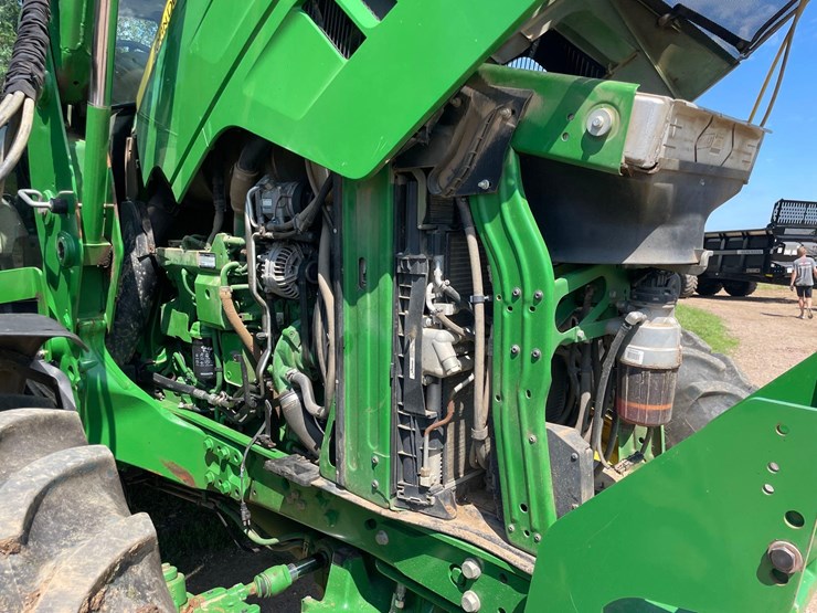 2014-john-deere-6210r-image-75