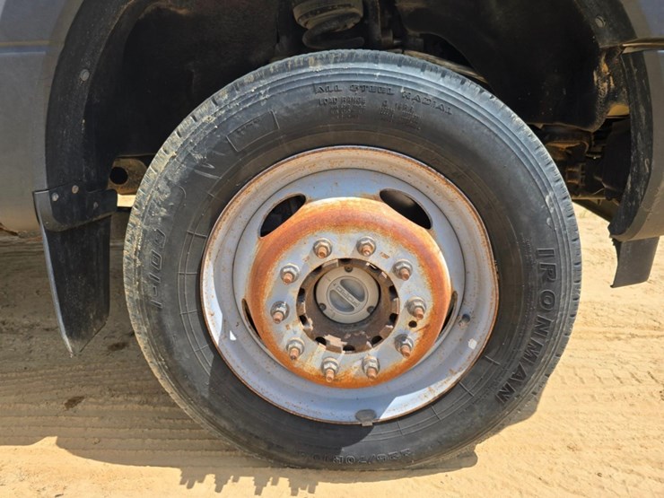 2017-ford-f550-image-44