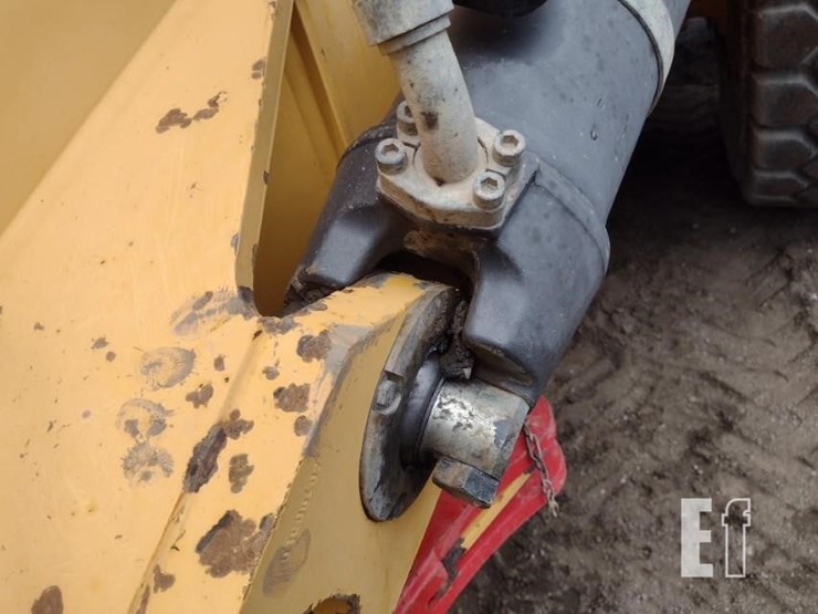 2013-volvo-a40f-image-34