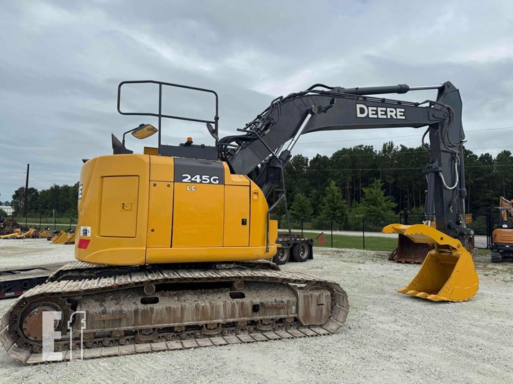 2021-deere-245g-lc-image-7