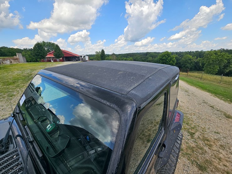 2021-jeep-wrangler-image-75
