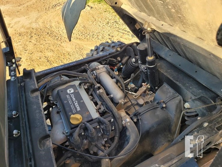 2012-john-deere-gator-xuv-825i-image-10