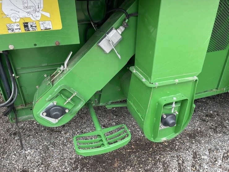 2010-john-deere-2010-image-27