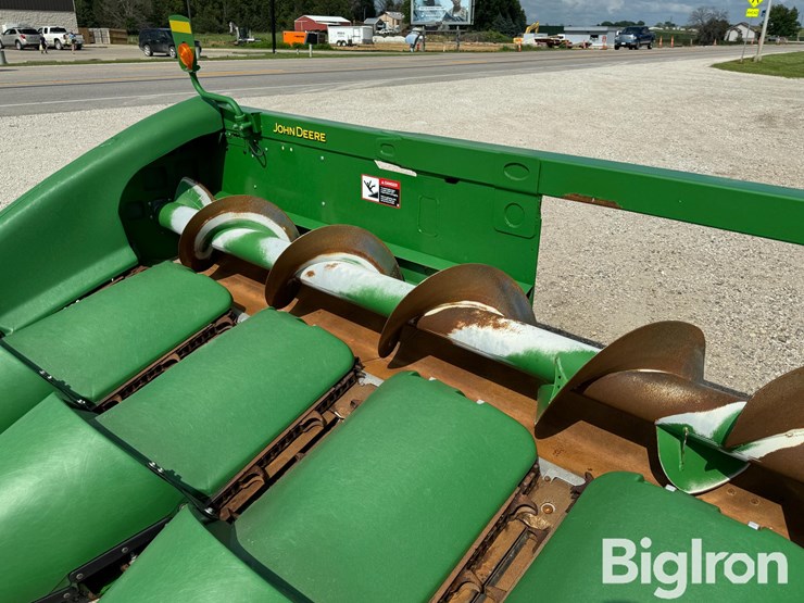 2020-john-deere-708c-image-12