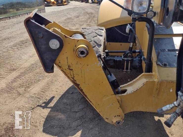 2019-caterpillar-tl1055d-image-20
