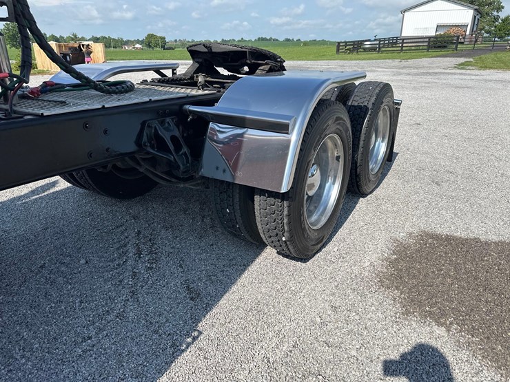 2019-kenworth-w900l-image-20
