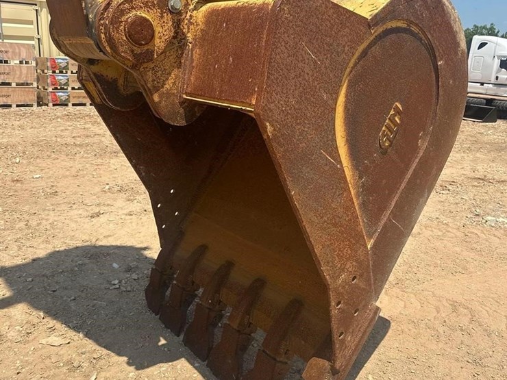 2015-caterpillar-335f-lcr-image-8