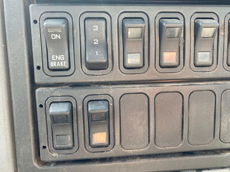 2006-international-durastar-4300-image-42