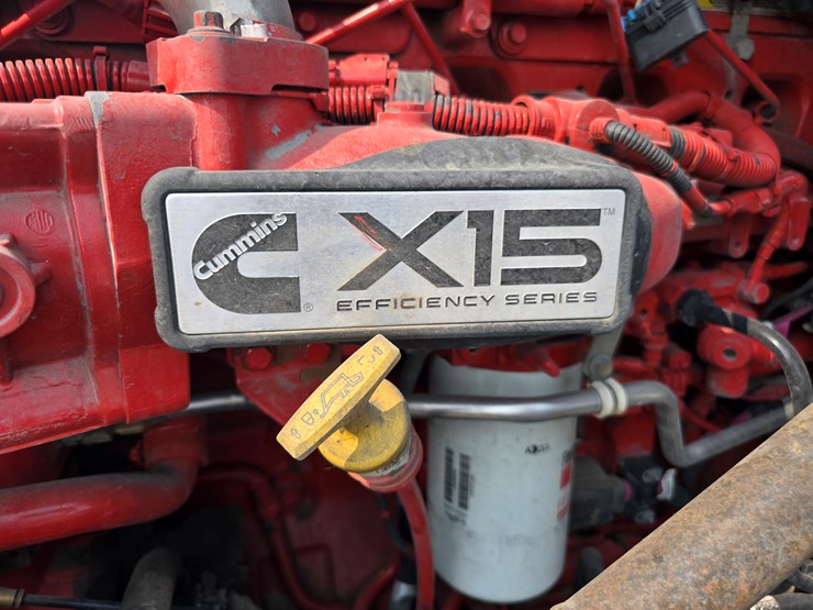 2019-peterbilt-579-image-50