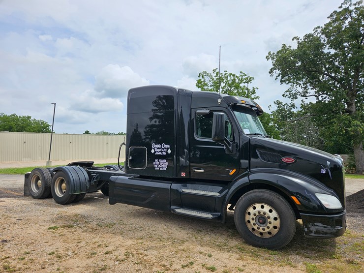 2018-peterbilt-579-image-33