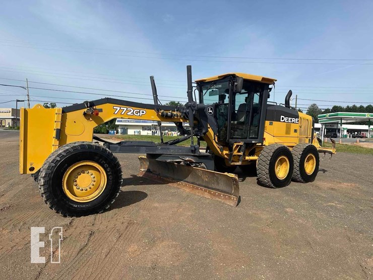 2014-deere-772gp-image-21