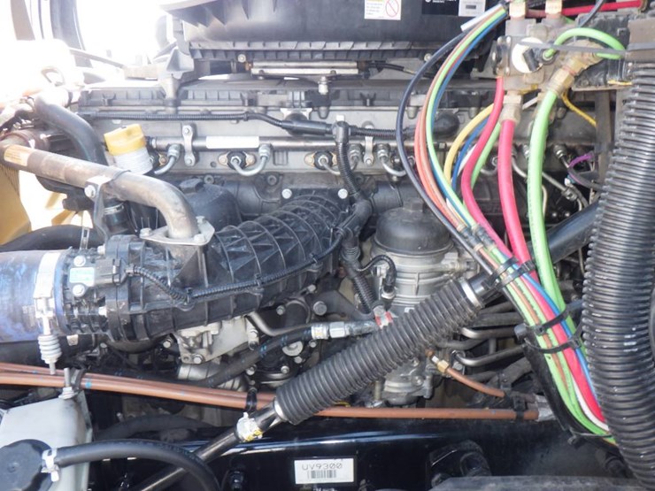 2024-freightliner-cascadia-126-image-12