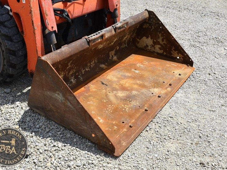 2017-kubota-ssv65-image-19