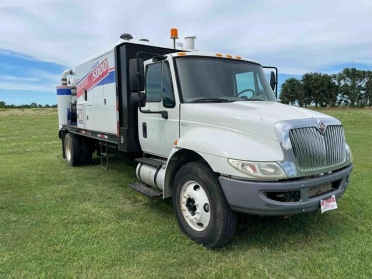 2014-international-durastar-4300-image-4